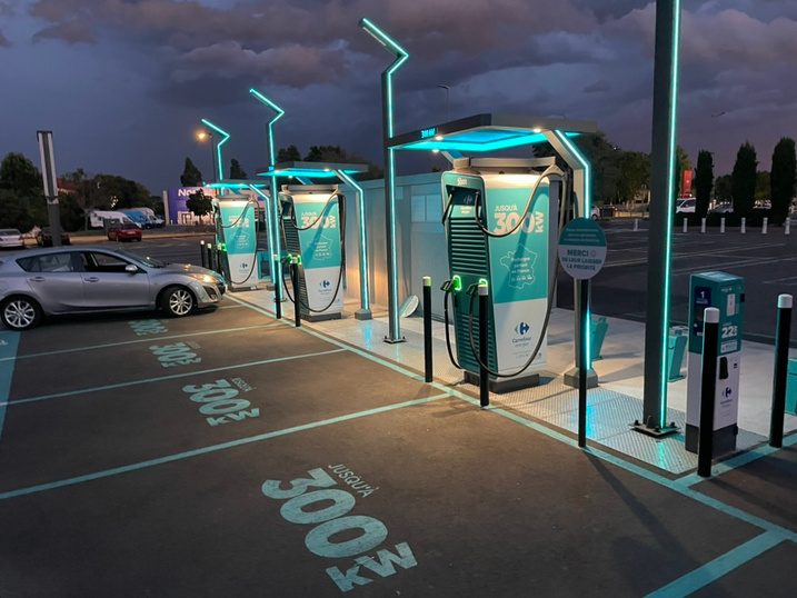 Carrefour 300kW fast-charging stations