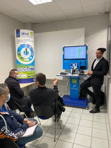 Anis conducting IRVE training session